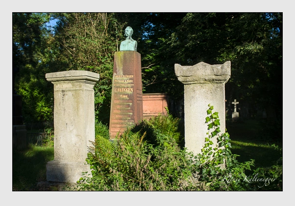 Grab der Familien Flüggen · Sonntag