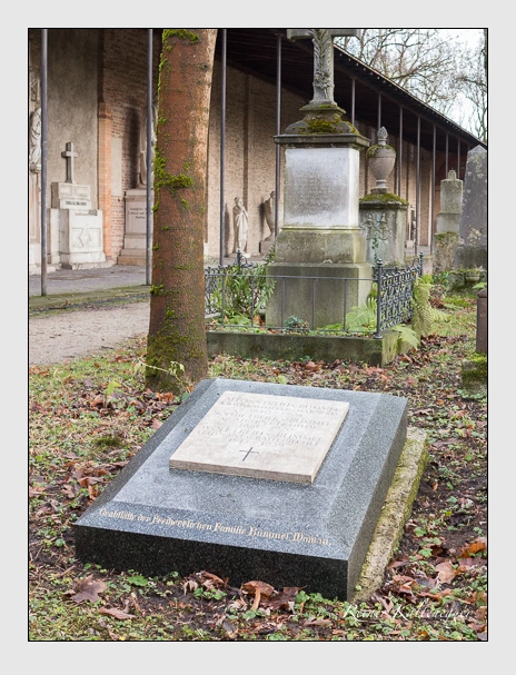 Grab der Familie Rummel