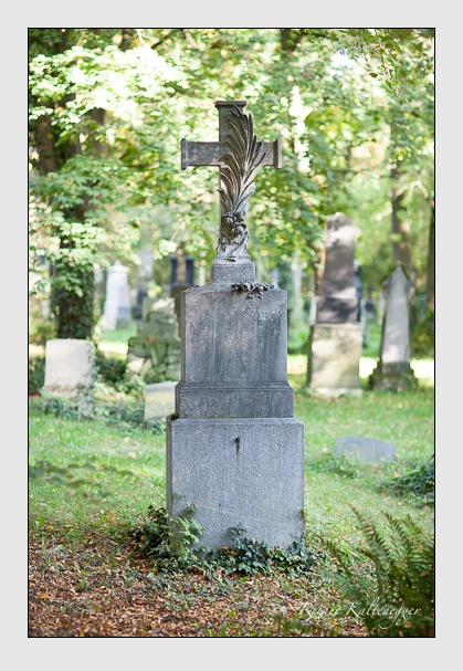 Grab der Familie Härtinger