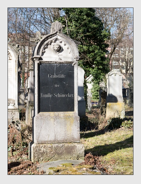 Grab der Familie Schönecker