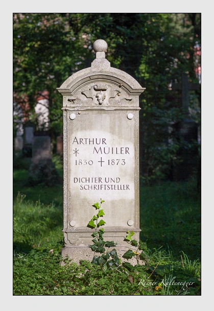 Grab der Familie Müller