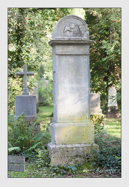 Grab der Familien Adam · Ravizza