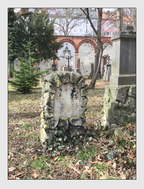 (März 2018)