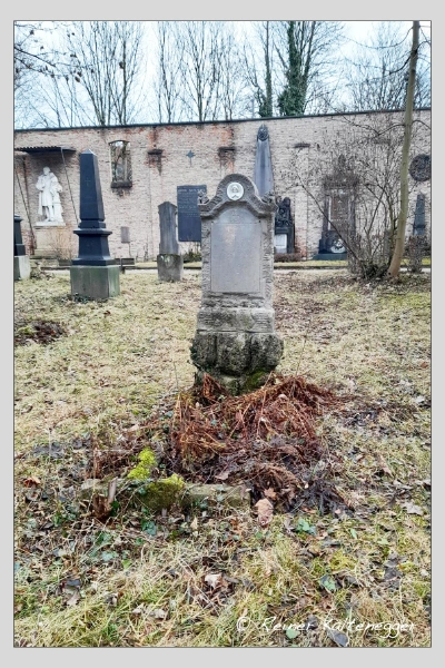 Grab der Familie Strobl
