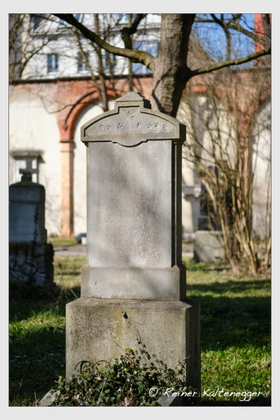 Grab der Familie Dallinger